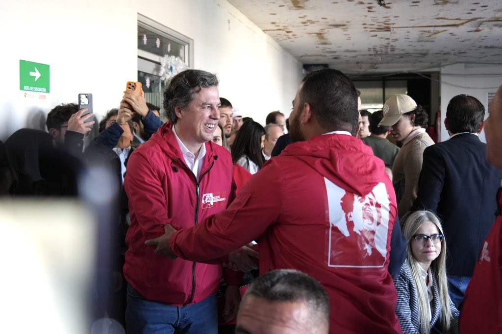 NvLiberalismo's tweet image. #Ahora estamos desde la @Registraduria realizando la inscripción oficial de nuestra lista al Senado. 

A través de la coalición #AhoraColombia tenemos un propósito claro de ofrecer al país una alternativa seria, moderna y responsable.