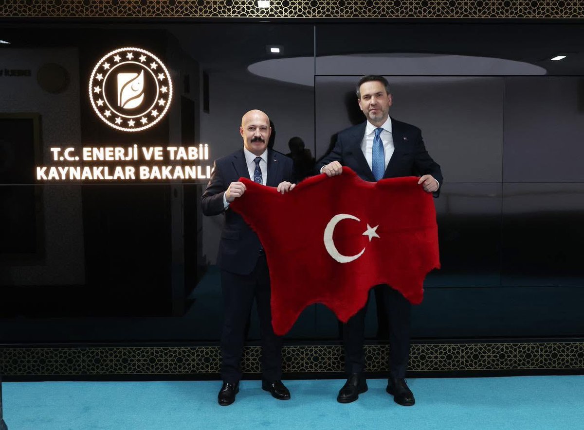 “YAPARSA GÜVENLİK-İŞ YAPAR”

Genel Başkanımız Sayın Ömer Çağırıcı’nın Enerji ve Tabii Kaynaklar Bakanımız Sayın Alparslan Bayraktar ile gerçekleştirdiği görüşmeler neticesinde; TEİAŞ ve EÜAŞ ihale şartnamelerinde güncelleme yapılmış ve işçi ücretleri asgari ücretin %60’ına