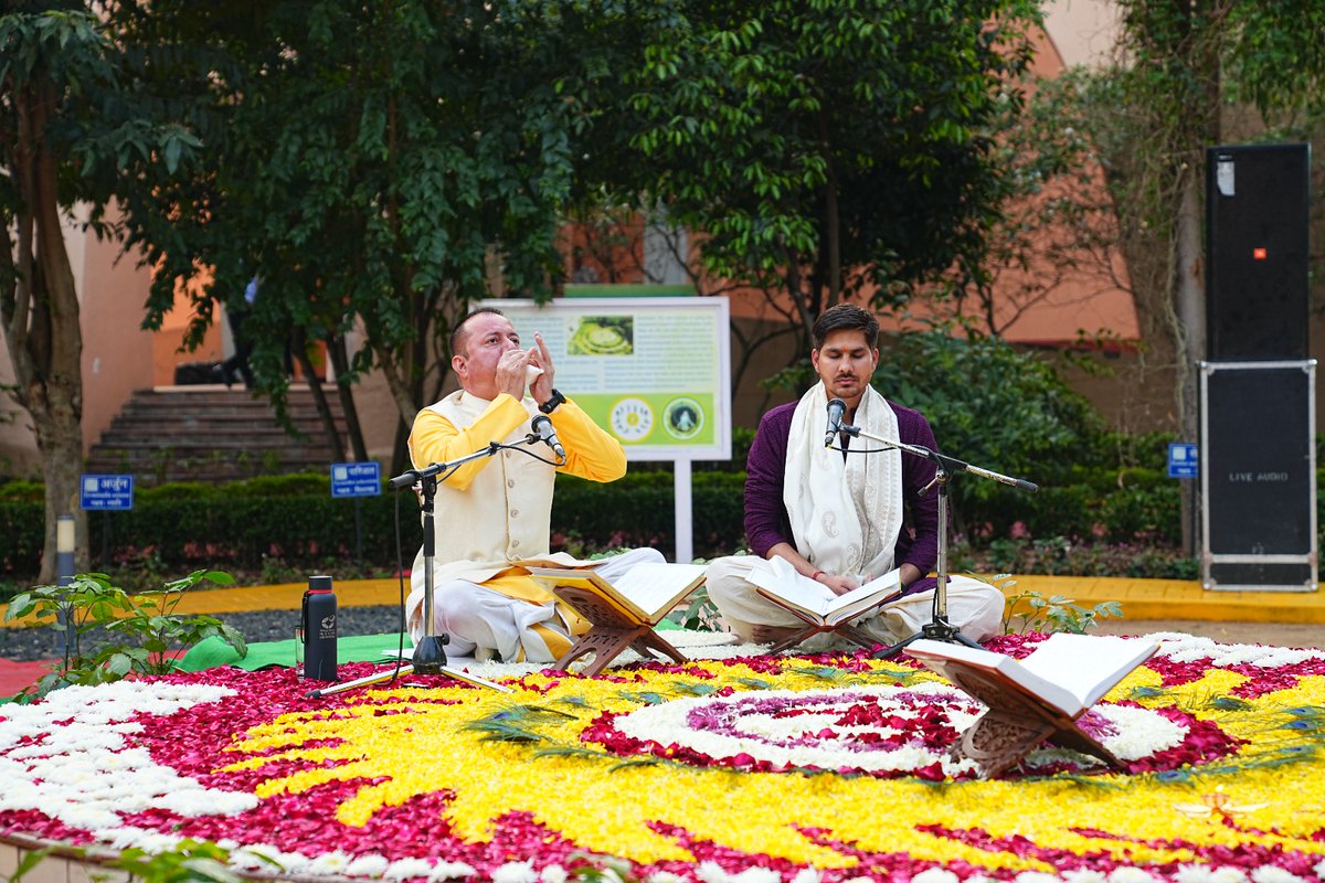 IIM_I's tweet image. Celebrating the timeless legacy of #GitaJayanti at IIM Indore, our community came together once again in the Spiritual Garden to immerse in the sacred verses of Chapter 12 - Bhakti Yoga, the path of devotion and inner strength.

#IIMIndore #GitaJayanti2025 #BhaktiYoga