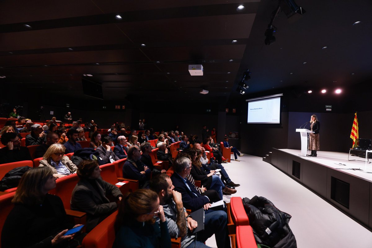 🔴 El CETIS presenta el seu segon informe sobre el sensellarisme i posa el focus en tres eixos clau: millorar-ne el coneixement, enfortir la prevenció i situar l’habitatge al centre de la resposta pública. Ara ja presentat, traslladaré les recomanacions del comitè d’experts a la