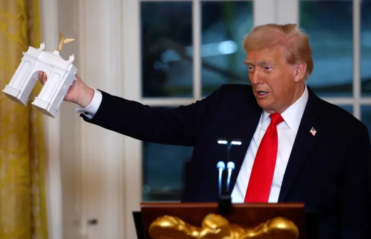 “Pete Hegseth does not have the power to murder. The United States of America is a nation of laws, and the fascists in power have made a bet they can’t cover.”

steveschmidt.substack.com/p/war-criminal…