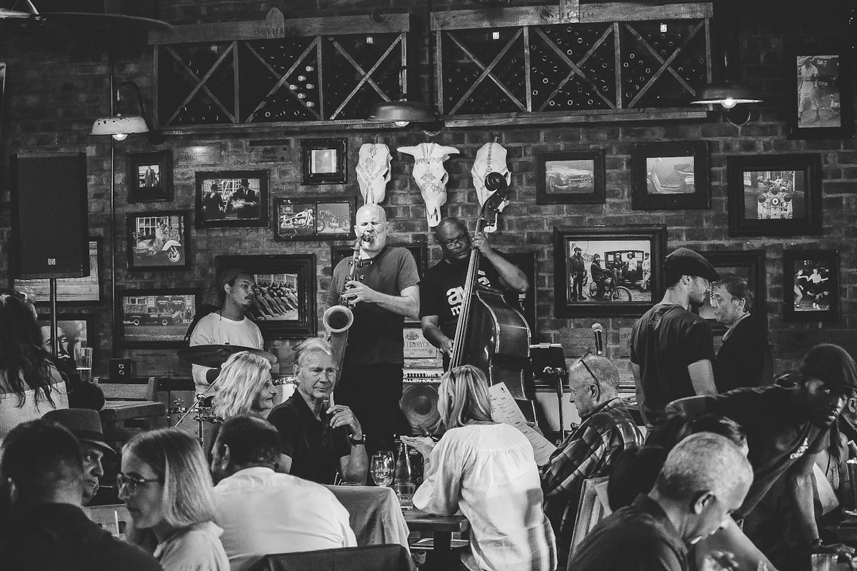 Cape Town Jazz Gigs for Monday 1 December 2025
shorturl.at/lRCce
jazz in Cape Town capetownjazz.weebly.com/jazz-gig-guide…
#capetown #jazz #livemusic #LiveJazz #capetownjazz #jazzradio #jazzincapetown #musicincapetown
#jazzjam #jazzjamsession #musicjam