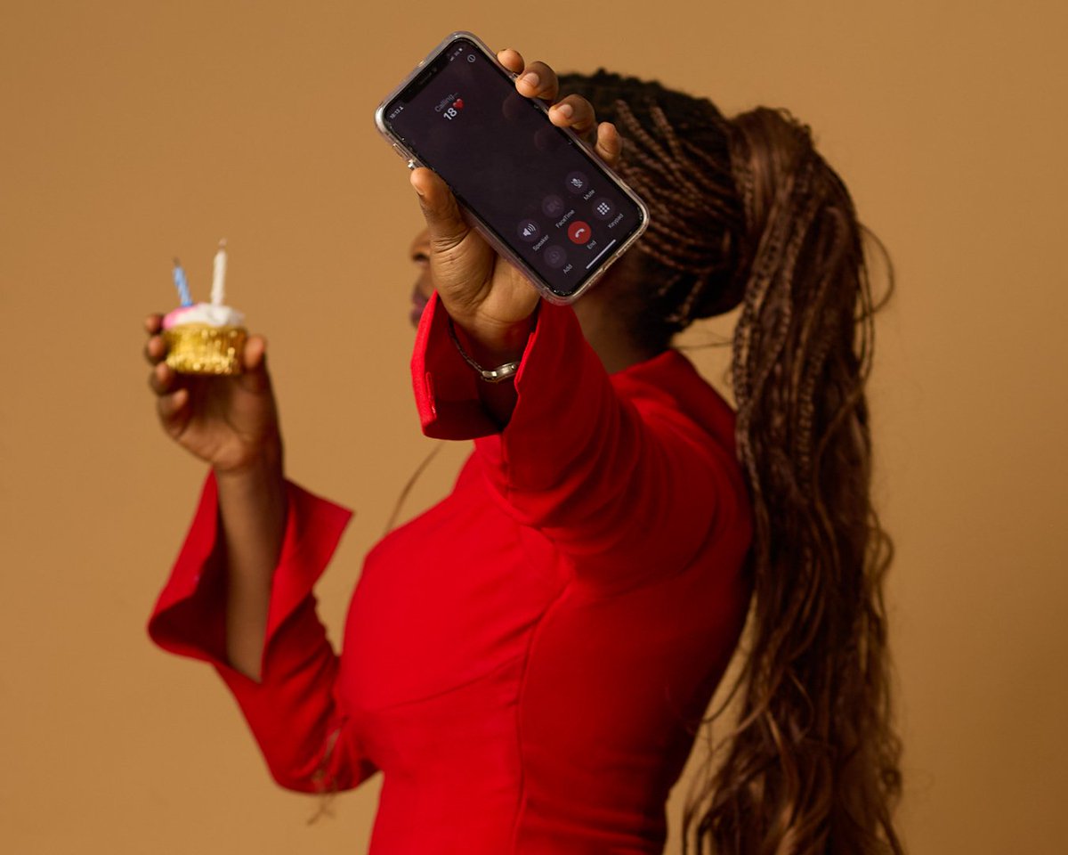 Kicking off the new month with this absolute stunner. Pure elegance!   
  📸 Keicy