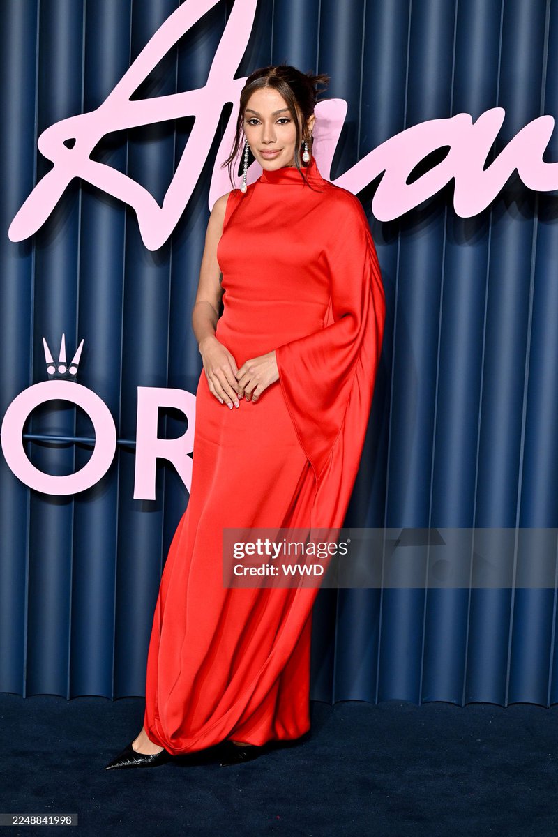 RedeAnittaBRs's tweet image. BELÍSSIMA! Anitta no The Annual Fashion Awards em Londres.