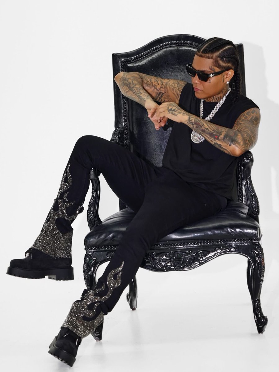 Lemme just gone manifest this now I gotta have my 🐐of female <a href="/YoungMAMusic/">Young M.A</a> at my 40th next year 10/22 ♎️ I don’t want nun else 🙌 🙏