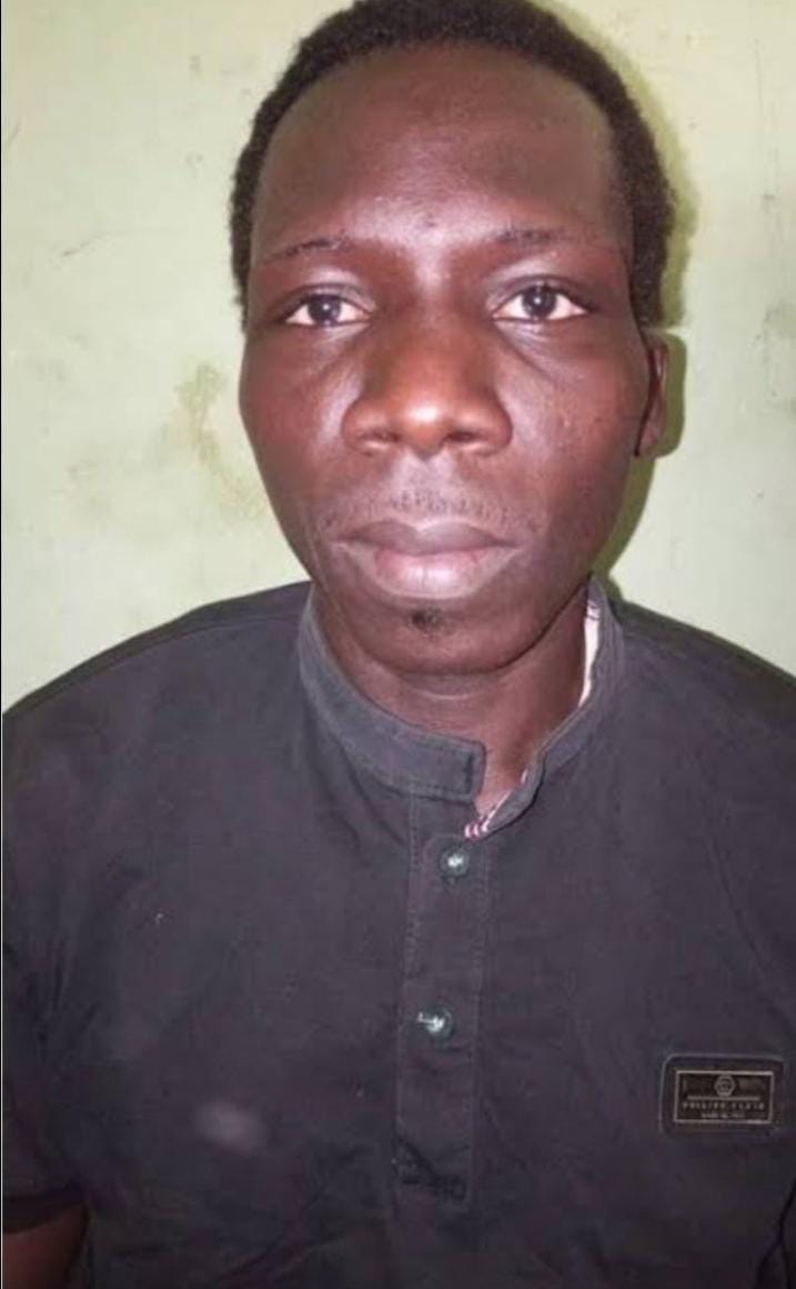 .
If you haven't heard about Sunday Jackson. 

He was attacked by armed Fulani herdsmen on his farm. He fought with and killed one in self-defence. 

He was immediately arrested, arraigned and sentenced to death by hanging by the government for defending himself.