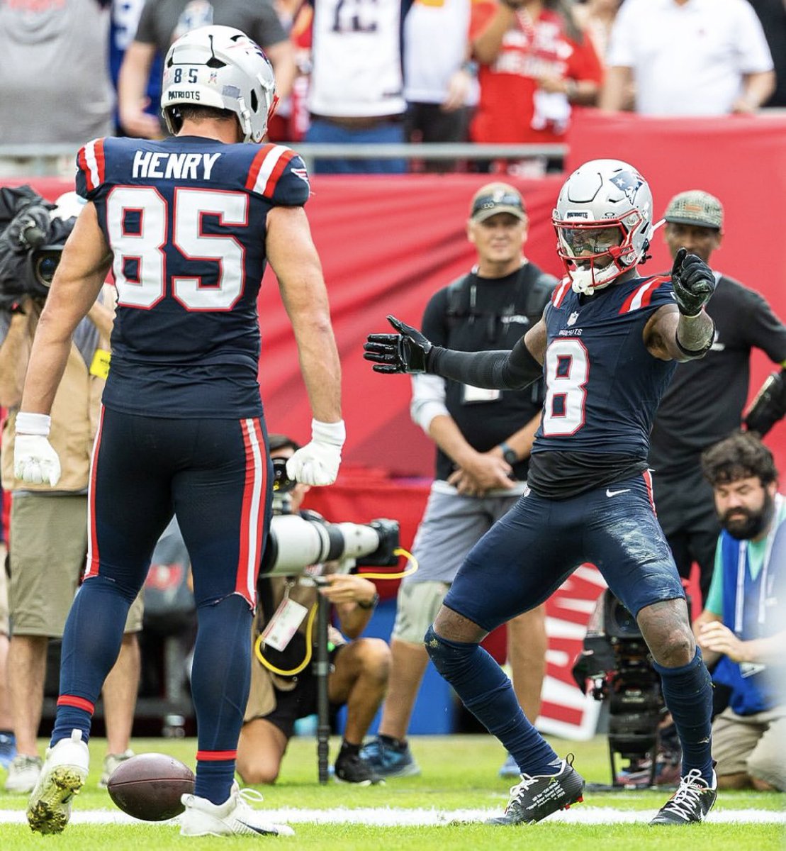 THE 25 DAYS OF COLLABS 🎄

Day ONE With <a href="/BettingGuru101/">Betting Guru</a> 🎁

Who Wants A NFL Freeplay?! 👀🏈

LIKE ❤️ + RT ♻️ + COMMENT 🗣️

Only Posting Play If We See ENERGY 👇