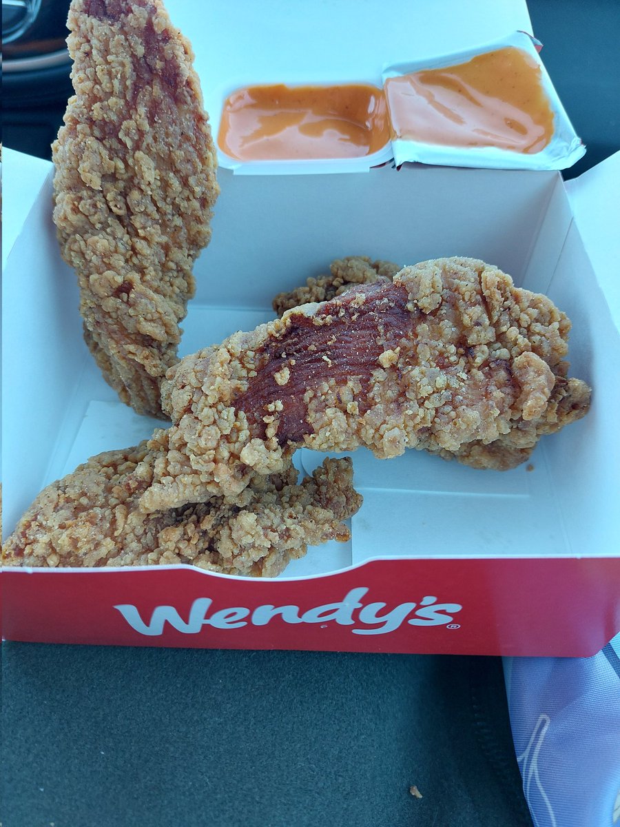 FoxWarsworn's tweet photo. No, because what the actual hell is this @Wendys? You're telling me that you got rid of saucy nuggets and charged me $7 for this tiny burnt garbage? #wendys #wendystendies #fastfood https://t.co/6Jv13wPCrJ
