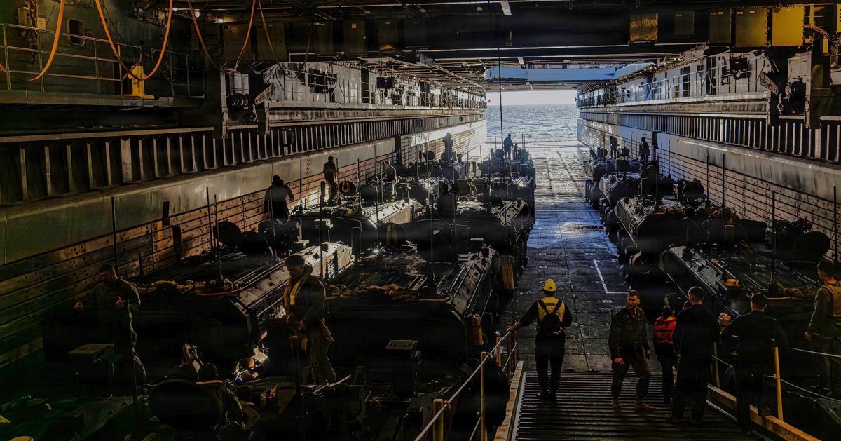 pascalbtr's tweet image. Les Marines du 2nd Assault Amphibian Battalion de la 2nd Marine Division 🇺🇸 s&apos;entrainent au débarquement / rembarquement de leur ACV (Amphibious Combat Vehicle). 
📷FB 2d Marine Division