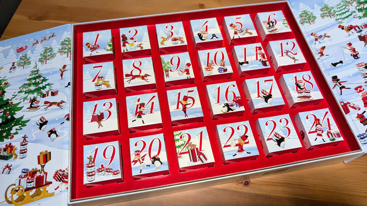 ✨2025 Bonne Maman Jam Advent Calendar ✨
Happy December! It's the 4th year of my favorite jam advent calendar ☺️ I'll be posting each day's jam in this thread and giving my honest review 🍓🫐🍞