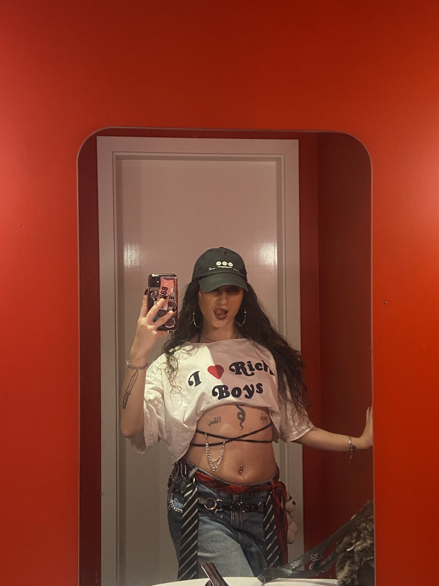 this is who yall accused of being an aura farming fuckboy btw