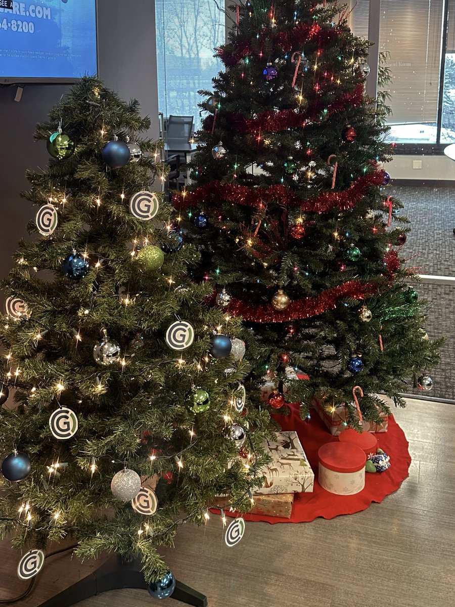 go_cgo's tweet image. Us the moment the clock hits 12:00 AM on December 1st. 🎄