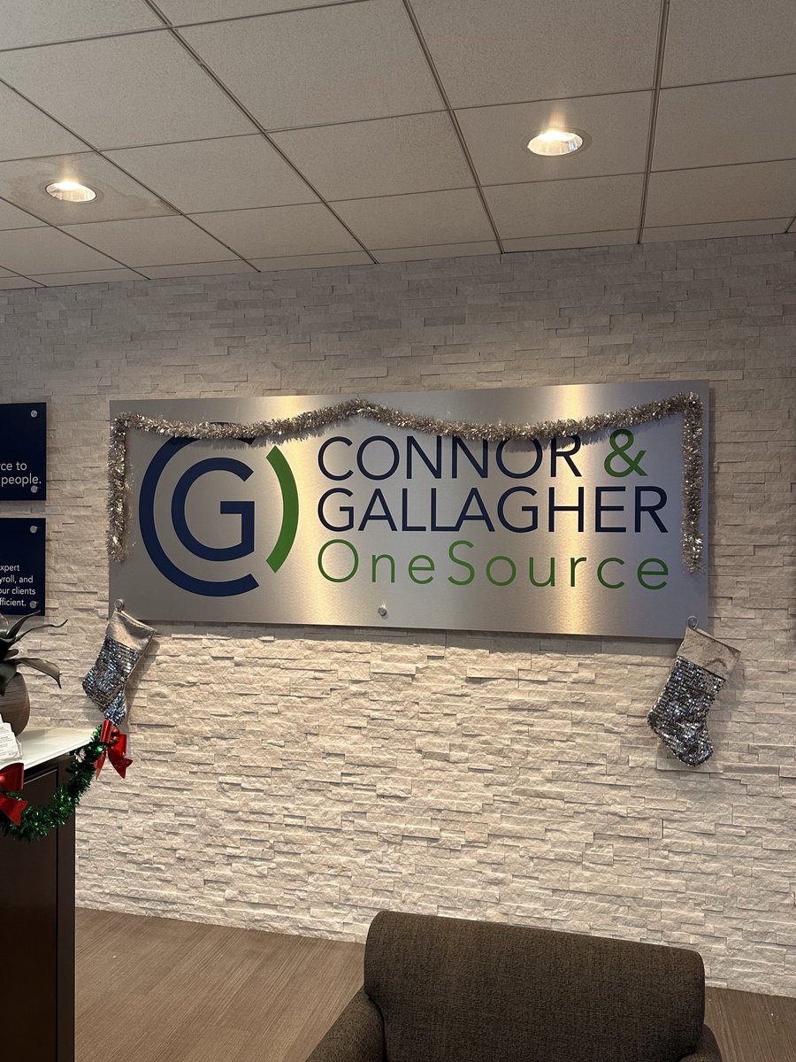 go_cgo's tweet image. Us the moment the clock hits 12:00 AM on December 1st. 🎄