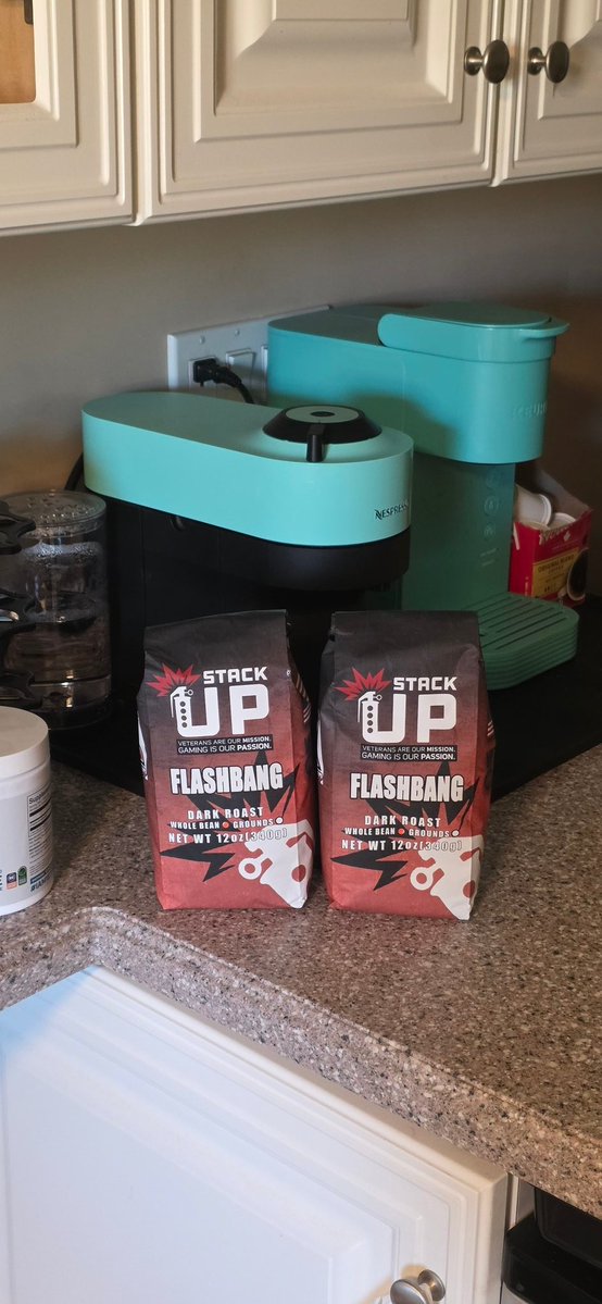 lunaris_lupas's tweet image. Our @SelfRezCoffeeCo X @StackUpDotOrg coffee came in today and it smell sooooo good. @hootsTTV is going to love it.

Support stackup and good coffee!
