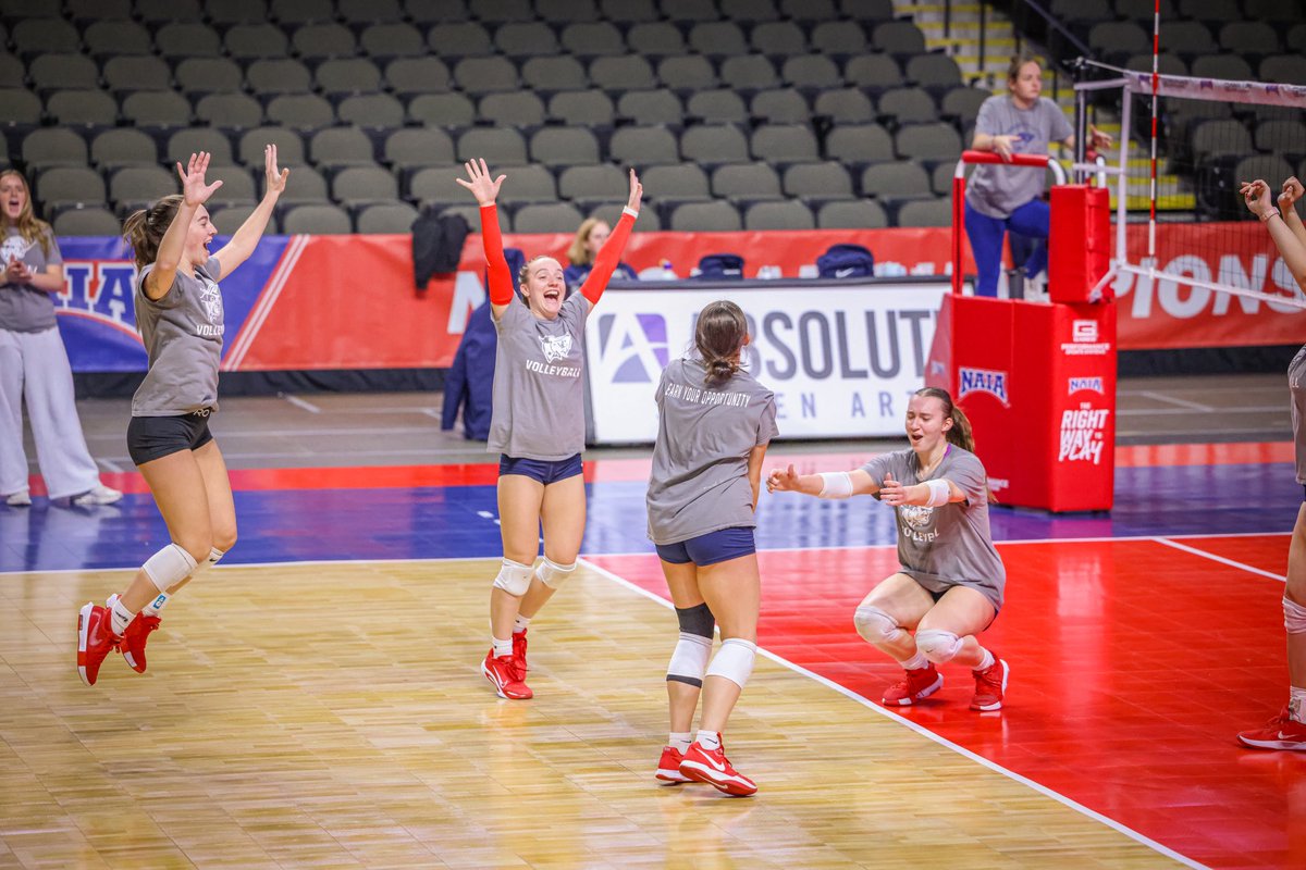 UCPatriotsVB's tweet photo. The Patriots have arrived in Sioux City, IA 🌽

#OneBigTeam | #BattleForTheRedBanner https://t.co/WicPeHpg4B