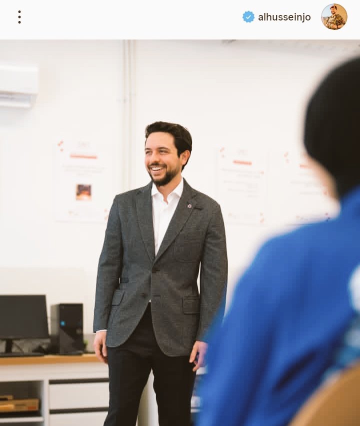 صورة اليوم من حساب ولي العهد الأمين♥🇯🇴
فديت الضحكه بسبع فدوات♥🫡