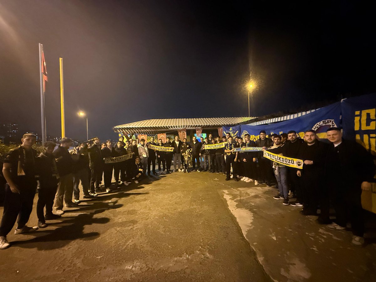 Fenerbahçe’mizi ga*atasaray karşısın da hem tribün de hem de Derneğimizde düzenlediğimiz organizasyonlarla yalnız bırakmadık. Katılan üyelerimize teşekkür ederiz.

📣 BU TAKIM BU SENE SEVE SEVE ŞAMPİYON !