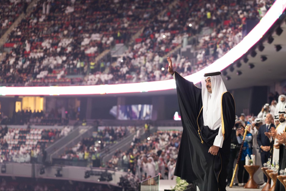 TamimBinHamad's tweet image. يسعدنا في دولة قطر الترحيب بأشقائنا العرب في بطولة كأس العرب، ونتمنى للمنتخبات المشاركة كل التوفيق، راجين أن تجتمع قلوبنا دائماً على الود والإخاء والاحترام المتبادل، وأن تحقق البطولة الأثر المرجو في مواصلة النهوض بكرة القدم في وطننا العربي العزيز. ألف مبروك للمنتخب الفلسطيني…