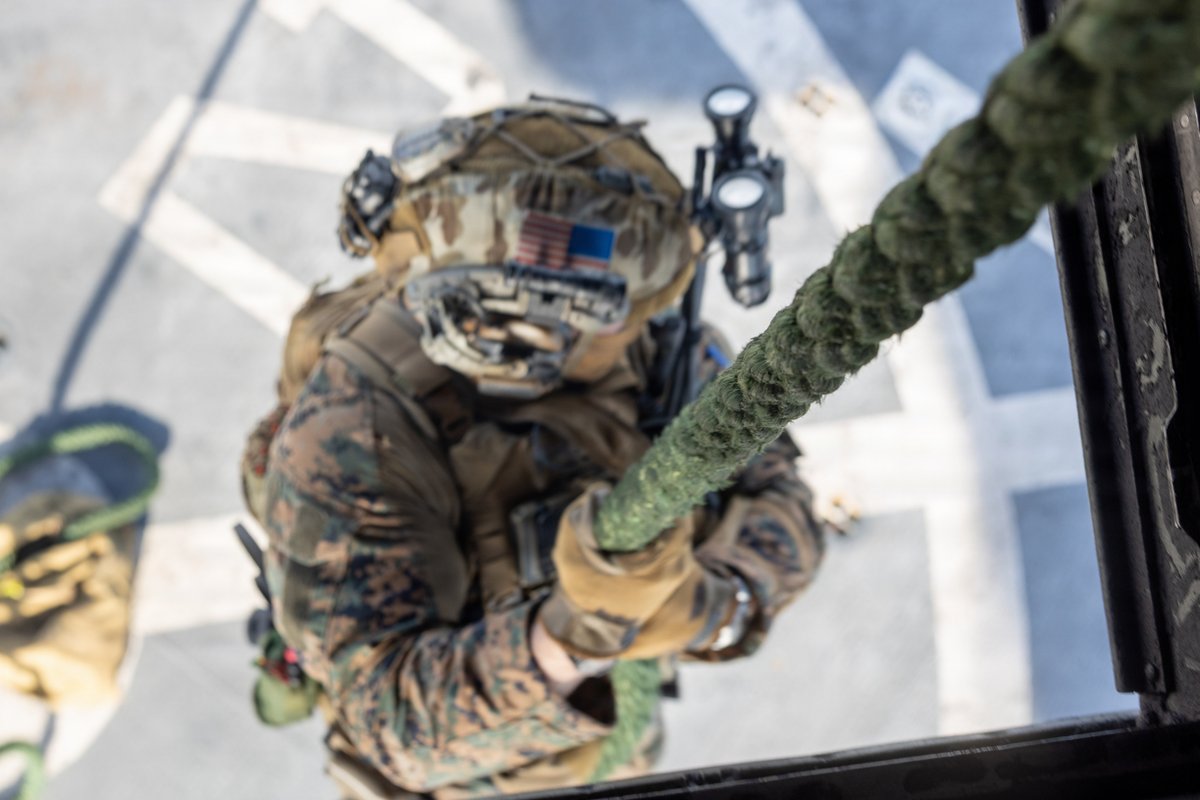 USMC's tweet image. #Marines with the @22nd_MEU take part in fast rope insertion training aboard the San Antonio-class amphibious transport dock USS San Antonio (LPD 17) while underway in the Caribbean Sea.

U.S. military forces are deployed to the Caribbean in support of the @Southcom,…