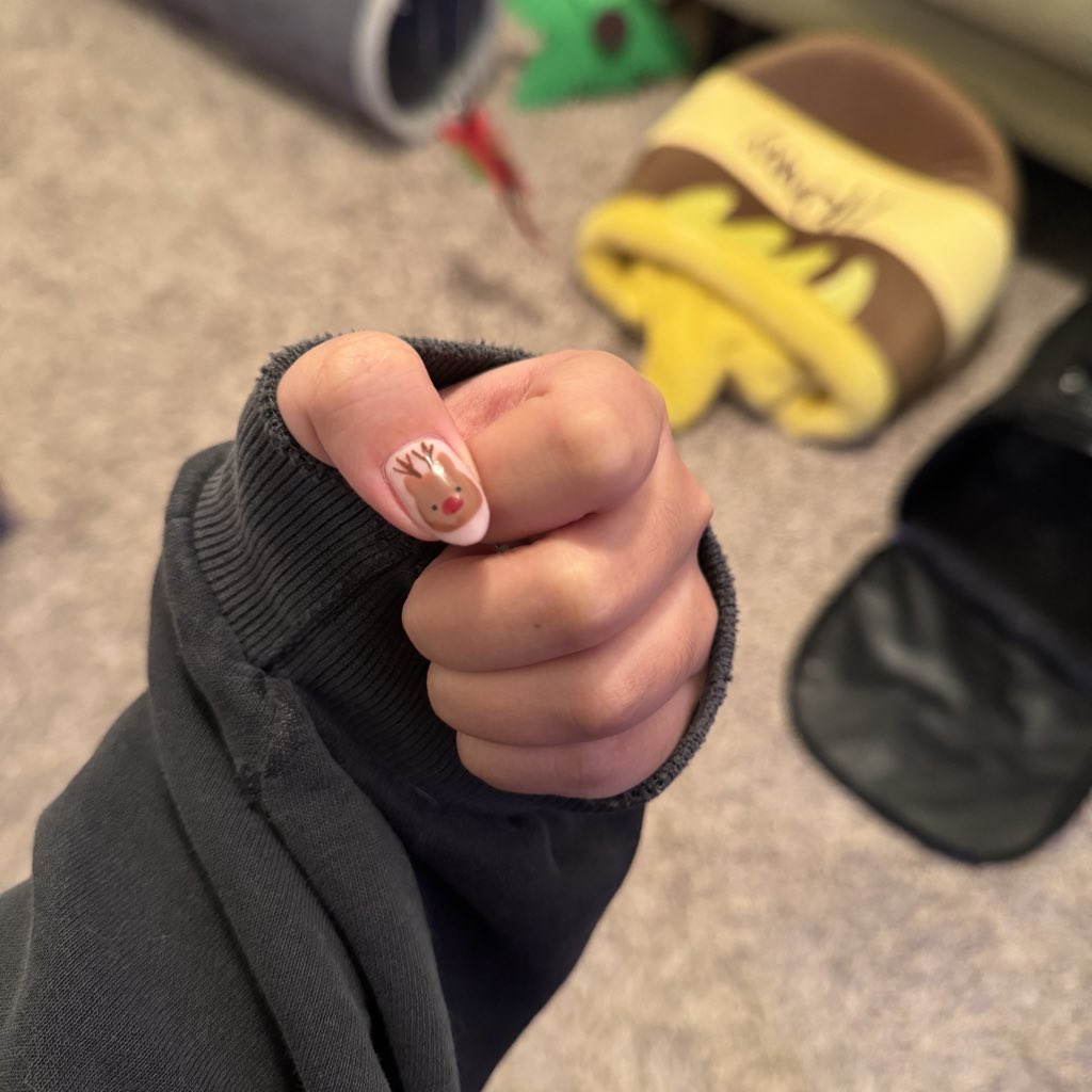 angelina 🌸🐺 tweet media