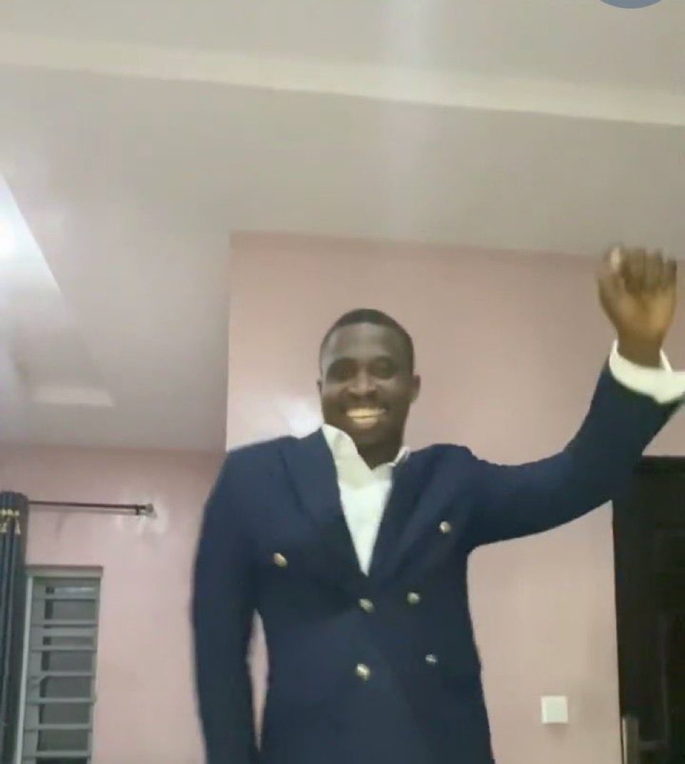 New month. Same process.
Mark the range, define the bias, wait for the setup.
Execution > prediction.
December, give clean reactions. The edge comes from probabilities, not predictions — staying consistent this month.