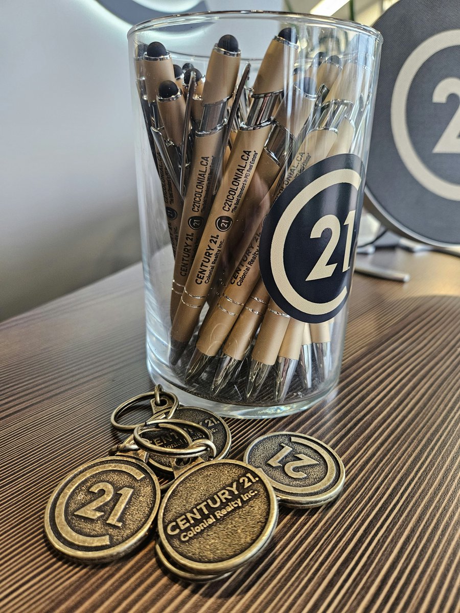 AppleValley_IPU's tweet image. As we mentioned, keychains are always popular!

However, pens remain an essential item that can't be overlooked! 🖊️  
They serve practical purposes making them indispensable tools in our everyday lives.

#EssentialItems #WritingTools #EverydayEssentials #PracticalAccessories