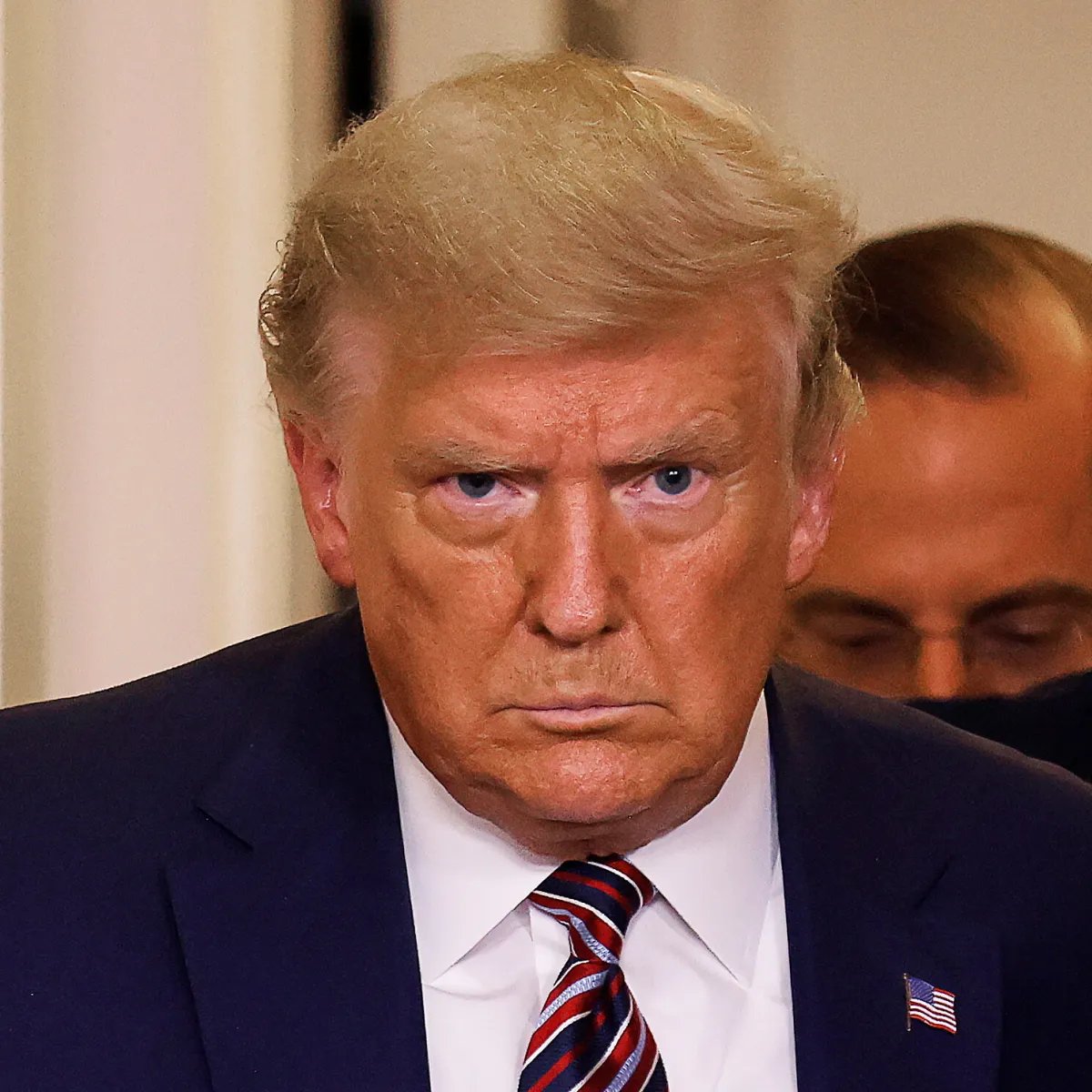 NECESSÁRIA! Madonna faz post em homenagem ao Dia Mundial da Luta contra a AIDS:

“Donald Trump anunciou que o Dia Mundial da Luta contra a AIDS não deve mais ser celebrado. Aposto que ele nunca viu seu melhor amigo morrer de AIDS, nem segurou sua mão em luto por ele.”