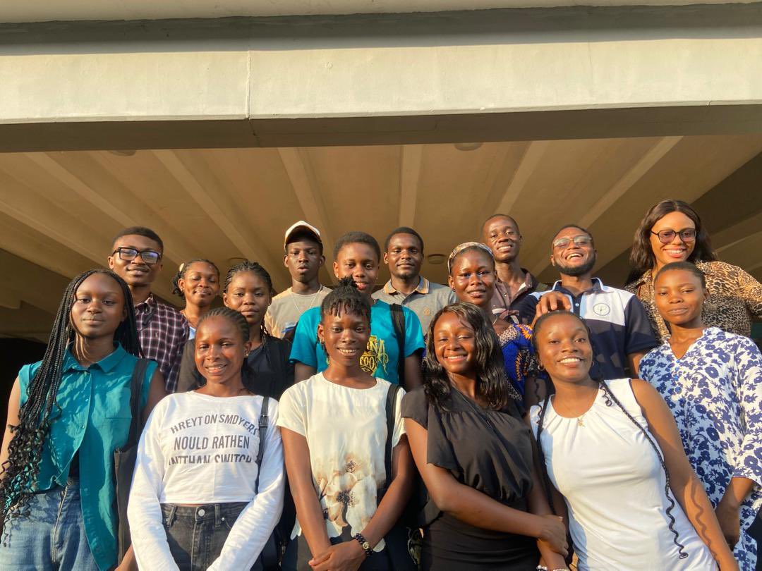 calsanoau's tweet photo. Our CALSAN family picture taken right after the first fellowship of the session on the 21st of November, such a wholesome moment.🥹💖 https://t.co/2gRFtfRqcW
