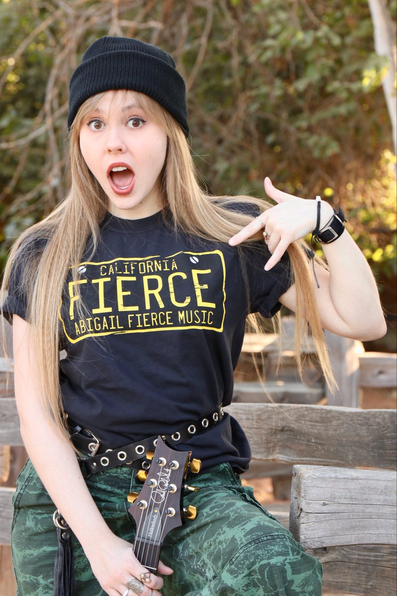 Abigail Fierce Killmeier🎸🖤 tweet media