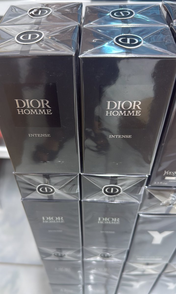 قارن اسعارنا مع غيرنا 
وقرار الشراء لك انت 
بس الي حابين نوصله لك ان اسعارنا دائماً عروض ⚡️
موضوع الضمان خط احمر ماتستاهل فيه .