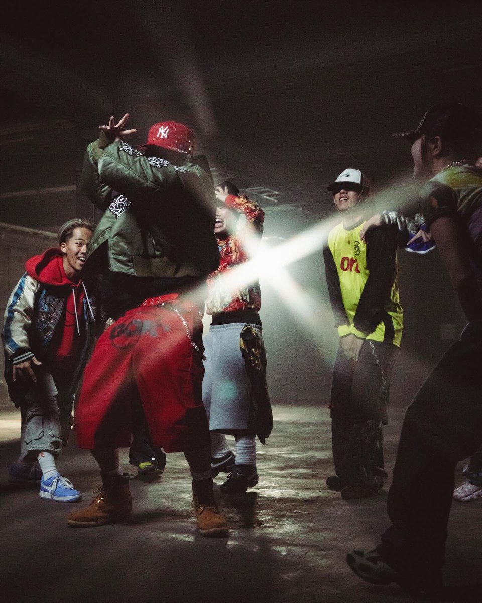 岩田剛典　スタジアム　ユニフォーム