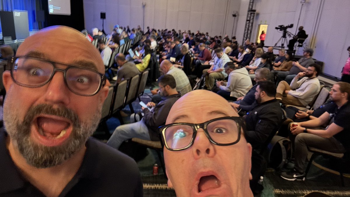 edjgeek's tweet image. Getting ready to start #AWSreinvent with ⁦@mmeckes⁩ ! Event based containers