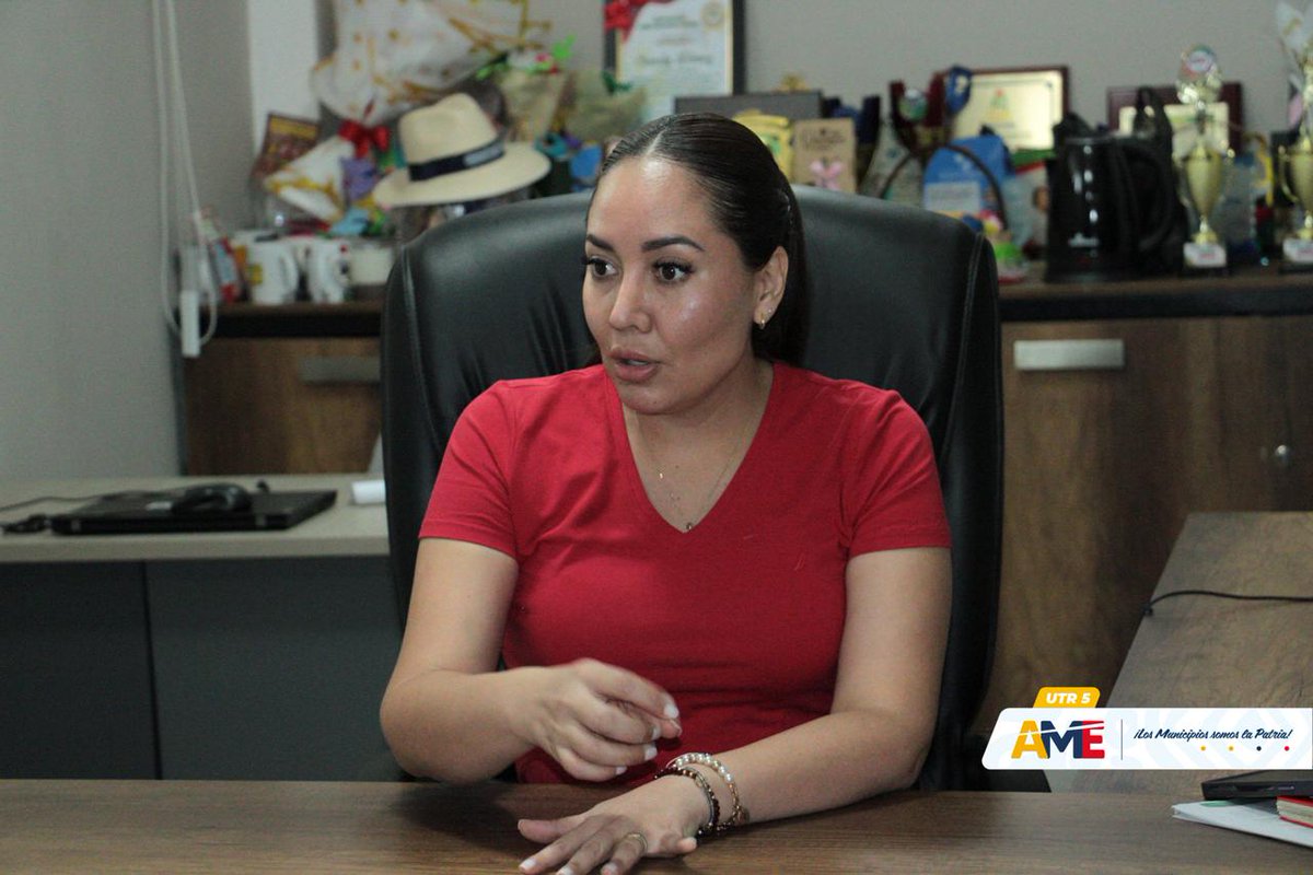 AMEcuador's tweet image. Bajo el liderazgo de nuestra presidenta @yuricolorado1, el asesor de Presidencia Nacional y la coord. de ##AME #UTR5 mantuvieron una reunión con la alcaldesa de #Balao, Sandy Gómez, para conocer las necesidades de la alcaldía y fortalecer acciones conjuntas.