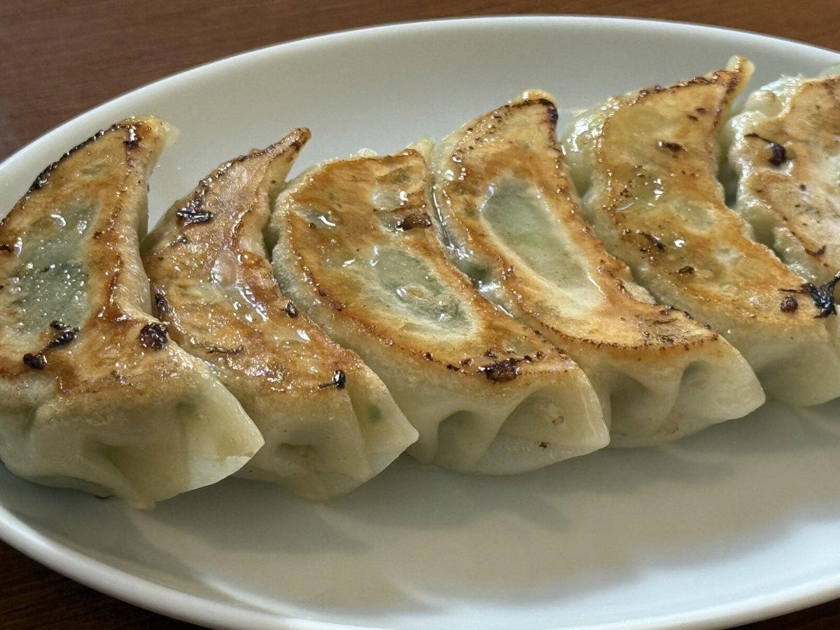 横浜蒔田の太田楼さん
美味しいお昼でした。
餃子はニラが多めで下味バッチリ。
シャキッと野菜の回鍋肉のタレを持って帰りたい🤭
#回鍋肉
#餃子
#太田楼
#蒔田