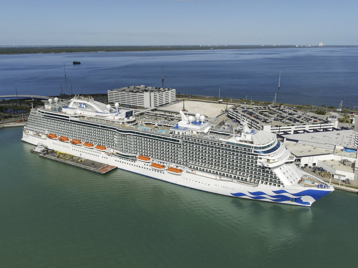 CruiseGuy's tweet image. More Love @PortCanaveral. @PrincessCruises #SkyPrincess arrived at new home for seasonal Caribbean cruises. Sky is first #RoyalClass #LoveBoat ship homeported near Orlando, Florida.