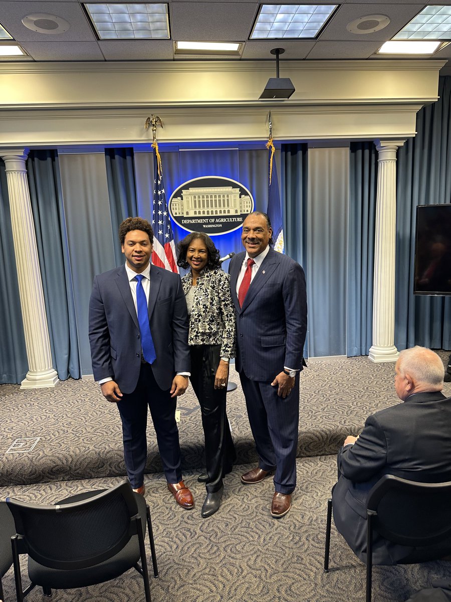kylevell's tweet image. Congratulations to my dad @Bruce_LeVell, on his appointment by @realDonaldTrump. The administration just got even stronger, and the @USDA is blessed to have you!