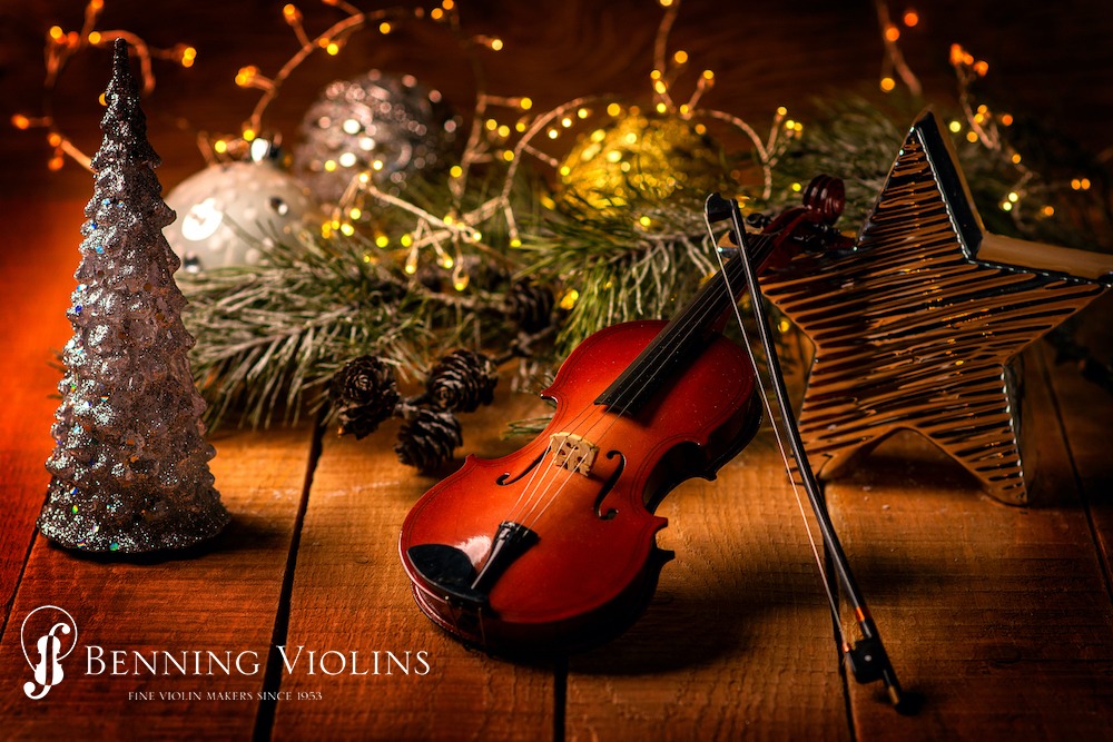 It's beginning to look a lot like Christmas! 🎅🏻 Be sure to visit our shop for great and affordable holiday gift ideas for the violinist, violist or cellist in your life! 🎁 We'll be very pleased to help you find something special! 🎄