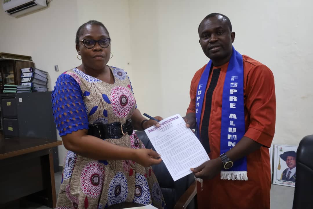 FUPREofficial's tweet photo. 🎓 FUPRE Alumni Pay Courtesy Visit to Management!
A distinguished delegation of FUPRE alumni visited their alma mater, warmly received by Prof. Omosede E. Osafile and senior management.
Led by Mr. Wilson Osemele, the alumni highlighted achievements&amp; mentorship programs. https://t.co/bdjyZ24ZVX