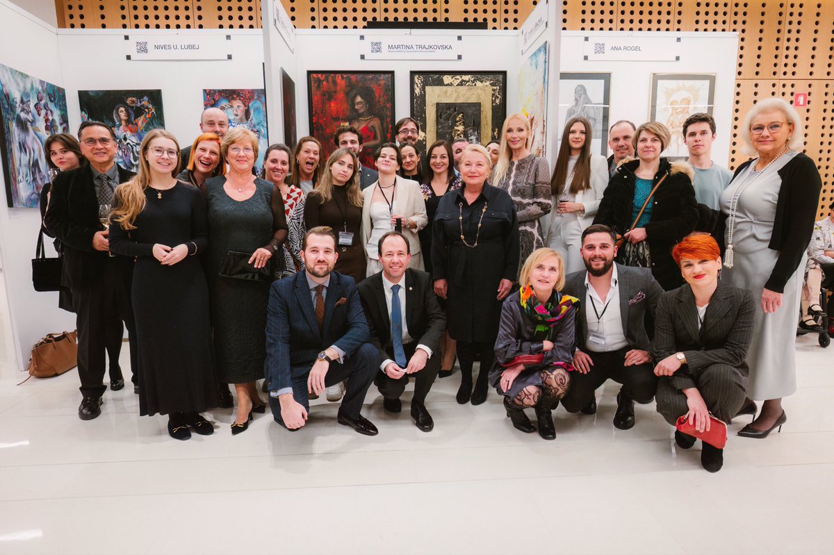 aamicorporation's tweet photo. On Friday last week, the second day of ART Expo Ljubljana at the Brdo Estate. The number of visitors that day exceeded 2,000, and we welcomed several group visits from managers’ associations, NGOs, and foreign art collectors. #artexpoljubljana #aami #brdoestate https://t.co/Wg6bErjKvX