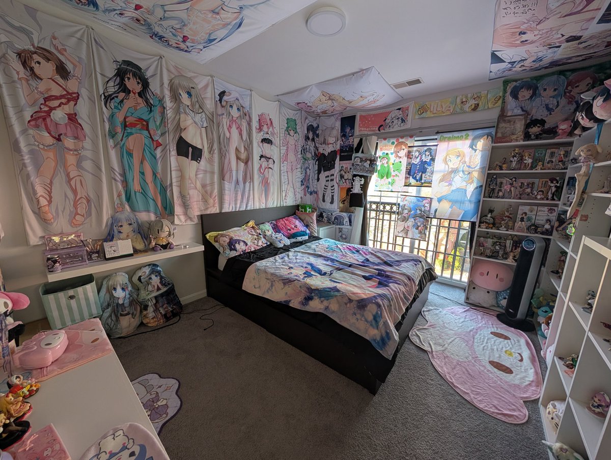 pc9801x's tweet image. the room of a married otaku couple