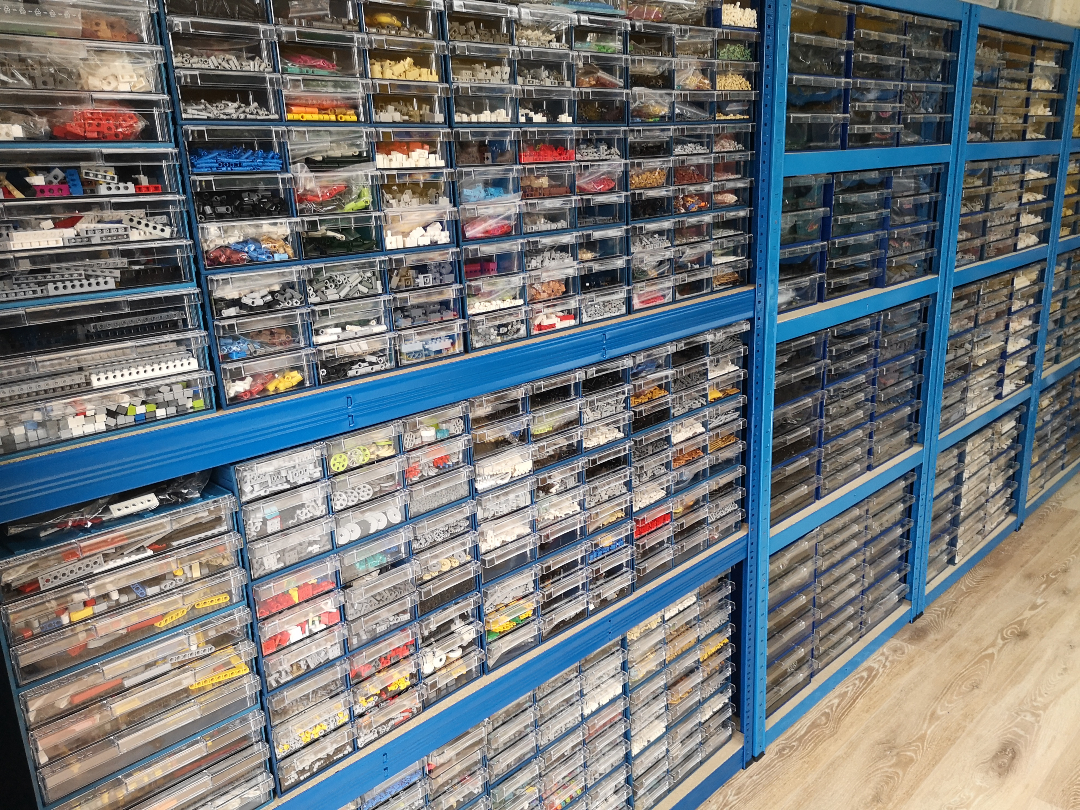 RackZoneStorage's tweet image. Storage that clicks 🧱

Our pull-out drawers + value shelving = the ultimate LEGO organisation solution.

#legostorage #storagesolutions #pulloutdrawers #valueshelving