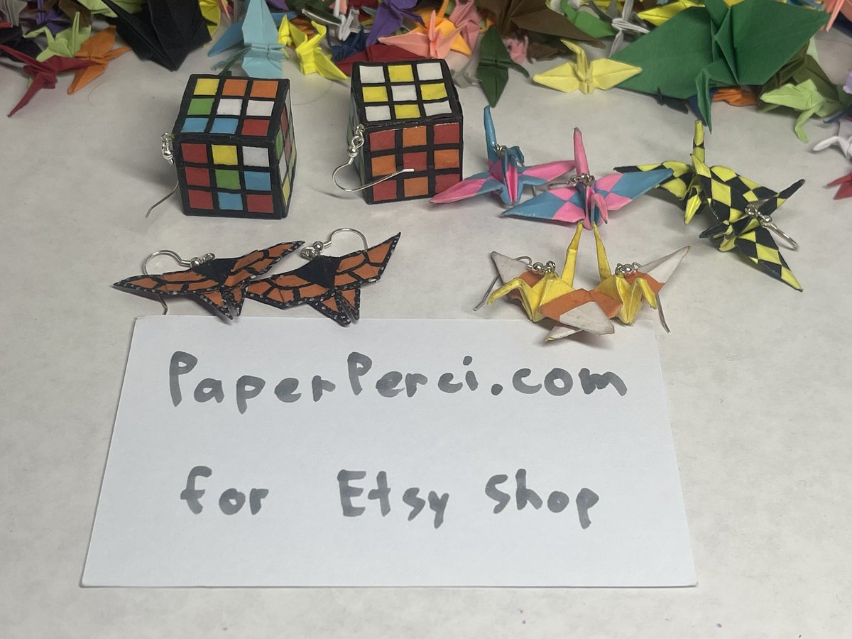 PaperPerci's tweet image. 5750! Been making cranes, earrings, and more general paper crafting! Got a couple of things for sale on the Etsy shop right now and the Rubik’s cubes will be up soon!