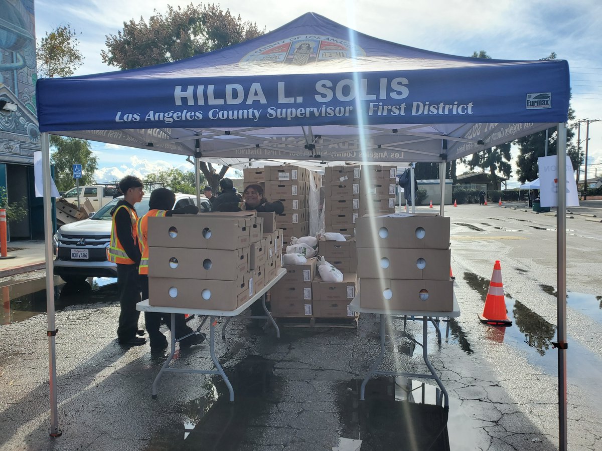 thaicdc's tweet image. We’re grateful to LA County Supervisor Hilda L. Solis for contributing 15 #Thanksgiving turkeys to our community distribution efforts. Thanks to her office, 15 families enjoyed a traditional holiday dinner with their loved ones. #HolidayCheer #TurkeyGiveaway