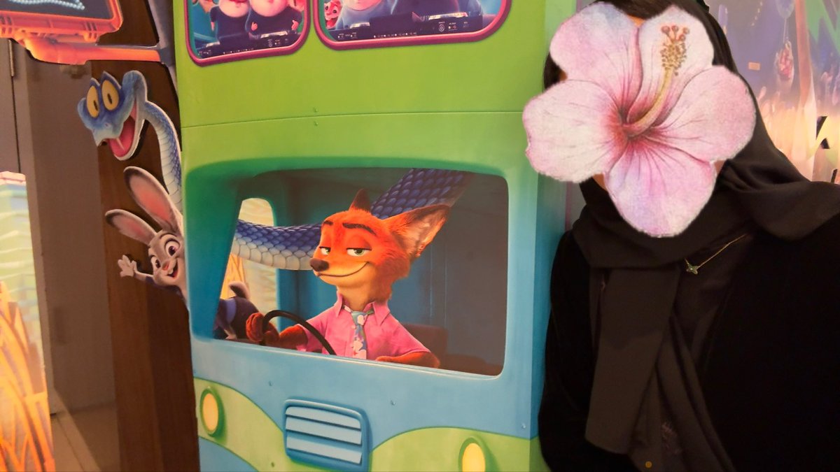 عندي فاينل بكره المهم الفلم اسطوري الي ماراح بيفوتههه