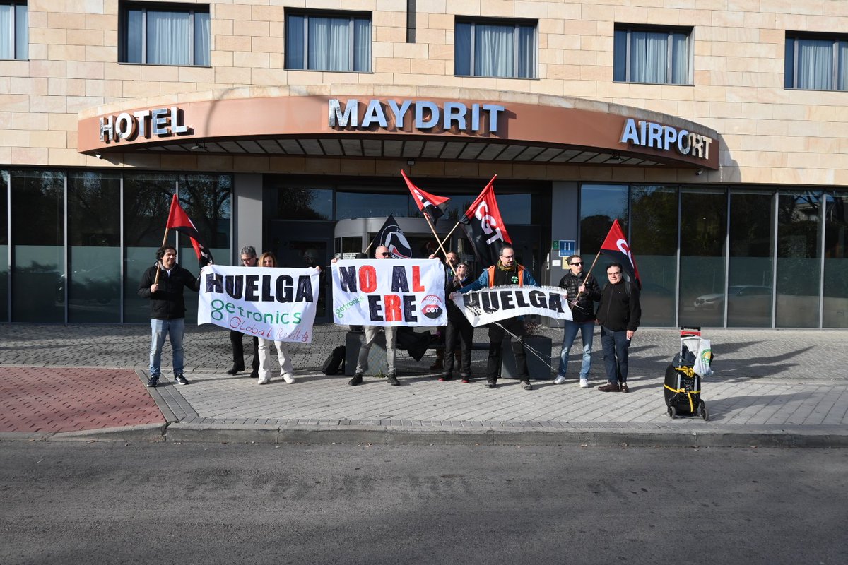 cgtzonasur's tweet photo. SINDICAL | Comienza la negociación del #ERE en @Connectis_ @Getronics #Getronics 

@CGT @cgtzonasur @CGT_Madrid @CGTRosetta Convoca paros parciales #NoalERE

Concentración en #Madrid frente a la negociación de más de 100 despidos.

¡Ni un paso atrás! https://t.co/2M6aoh4m7B