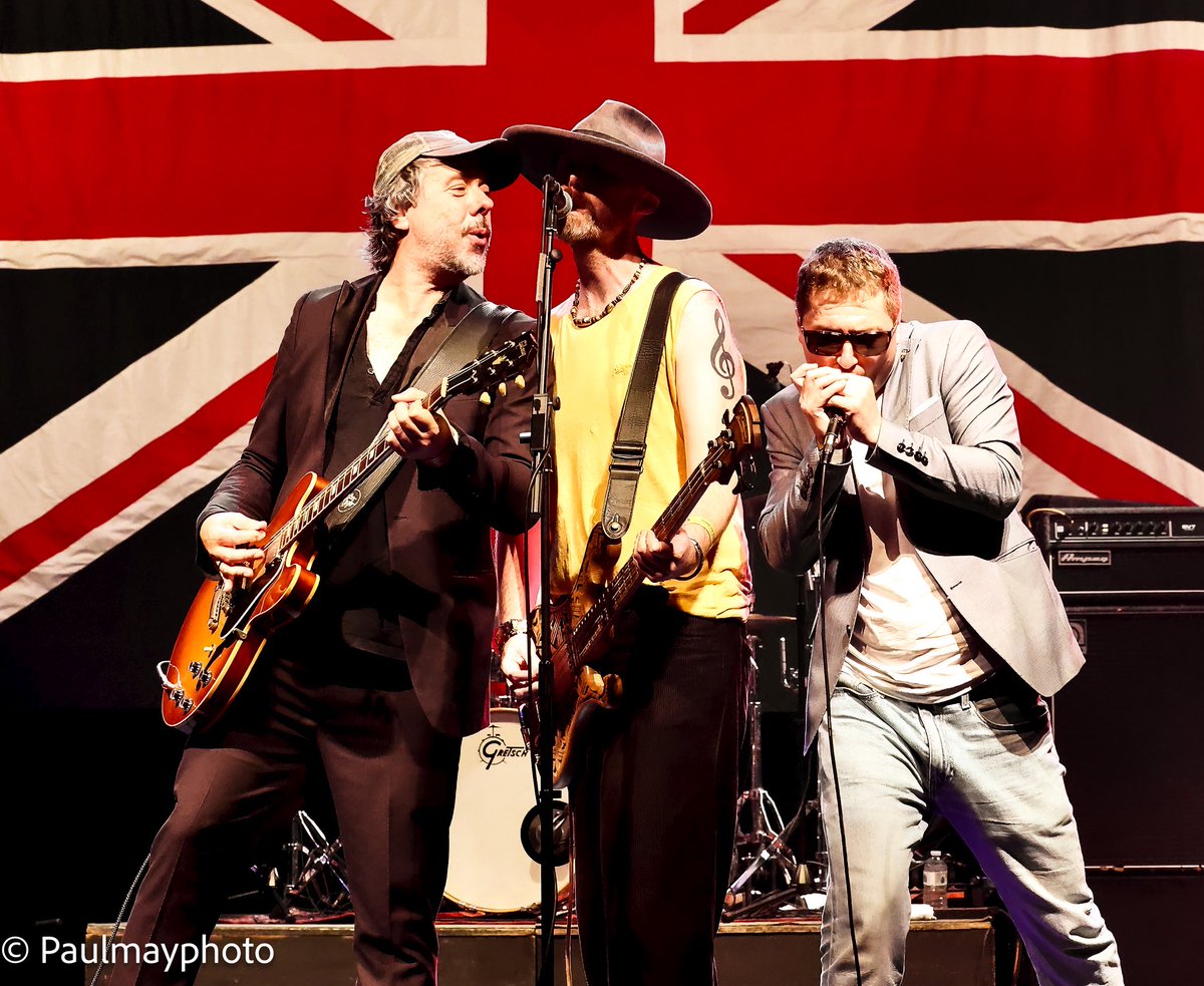 Got your ticket yet for Saturday’s show? No better live music than this!! Saturday 6th December <a href="/TemperanceCafe/">Temperance Cafe</a> Leamington Spa!! Shout outs greatly appreciated <a href="/cerysmatthews/">Cerys Matthews</a> <a href="/BluesMattersMag/">Blues Matters</a> <a href="/BluesinBritain/">Bluesin Britain</a> <a href="/BluesHour/">EUROPEAN BLUES AWARDS #BluesHour on #MusicMonday</a> 

bad-day.net/tour