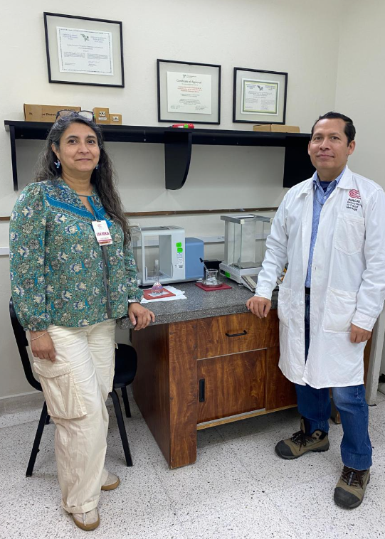 ispch's tweet photo. La jefa de Metrología Legal y Magnitudes Físicas del ISP, Ms. Ing. Karina González Navea, asistió del 10 al 21 de noviembre a una pasantía en el Instituto Nacional de Metrología del Perú @inacalperu 

#Metrología
#laboratorio
#temperatura
#trazabilidad
#magnitudes
#medición https://t.co/X8NVWW32uj