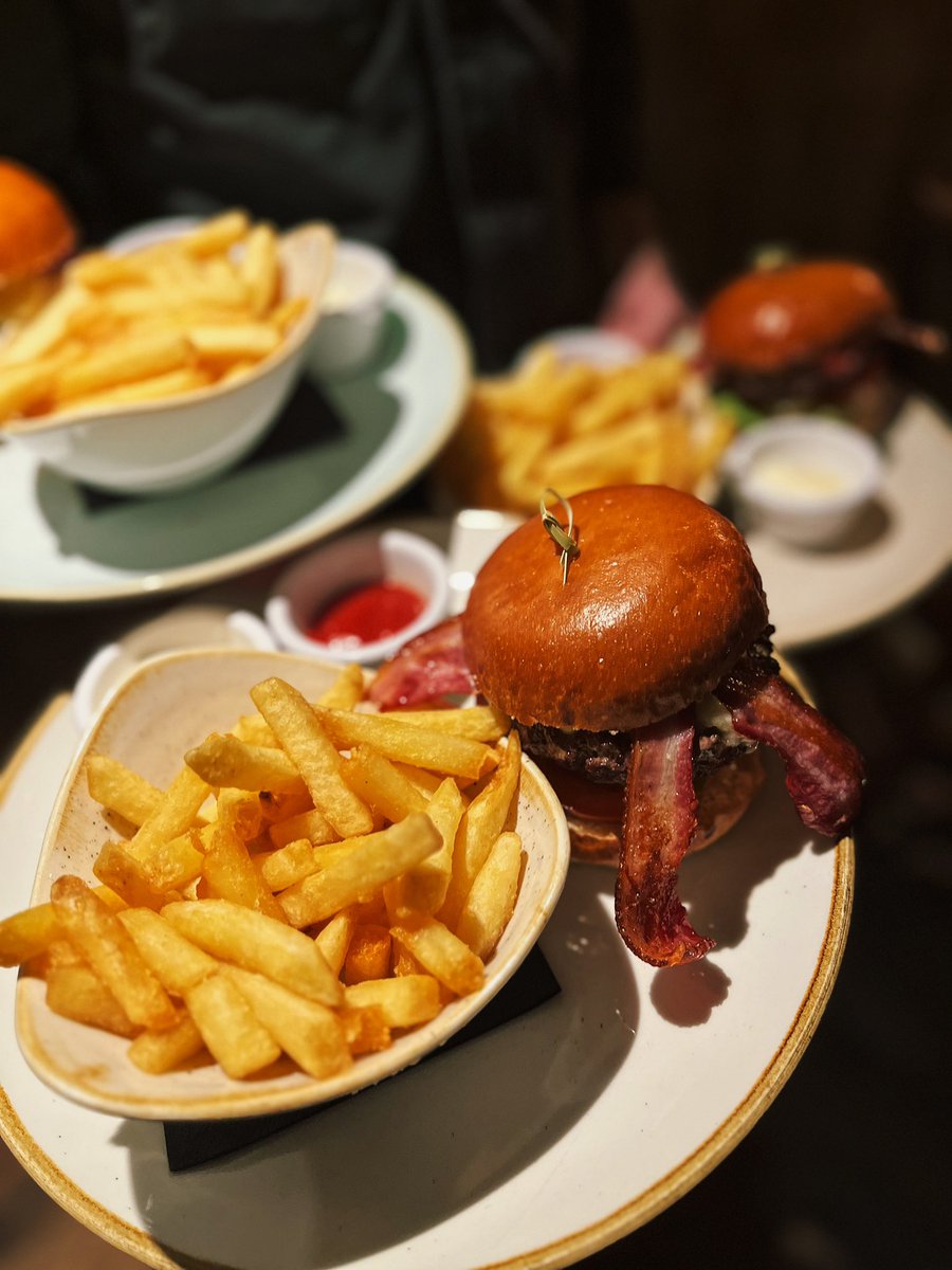 Late lunch or early dinner - we got you covered 🤗😋
#Wimbledon #WimbledonLunch