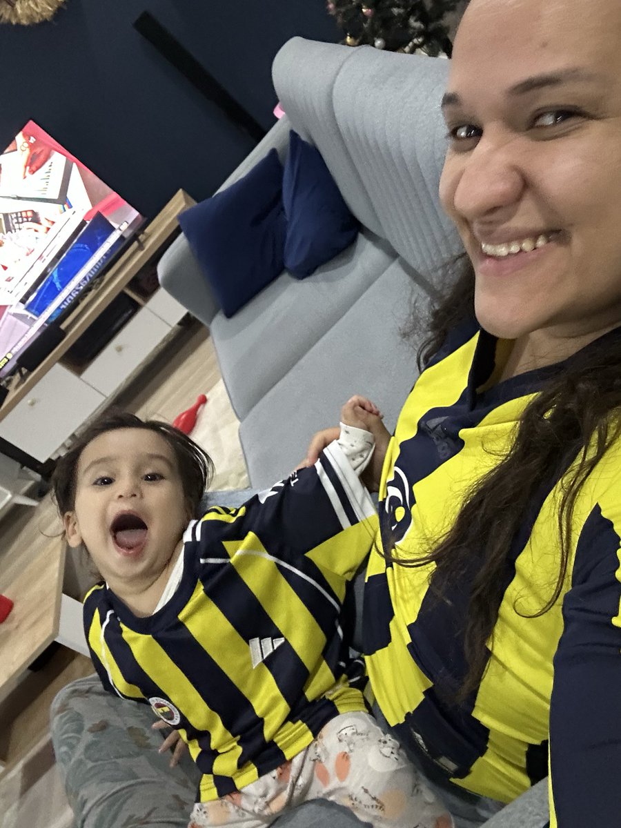 KemalistGzD's tweet photo. Biz hazırız ya siz 💛💙 #fenerinmacivar #Fenerbahcevsgalatasaray https://t.co/GJaODWnQRb