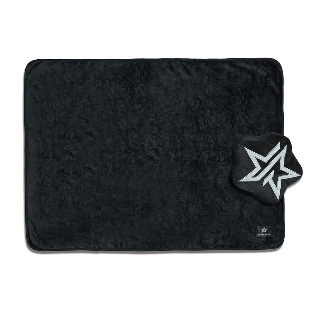 THEFIRST_fans's tweet image. 💫 #STARGLOW NEW GOODS💫
『Blanket In Cushion』¥5,800
STARGLOWの星のロゴをモチーフにしたクッション。
クッションの中にはSTARGLOWロゴの織りネームが付いたブランケットが入っており、クッションとブランケットの2WAYでお使いいただける優れものです！

サイズ
クッション：約W320×H295×D90mm…
